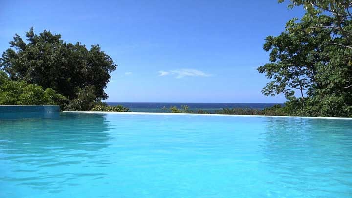 La Diosa Roatan Infinity pool.jpg